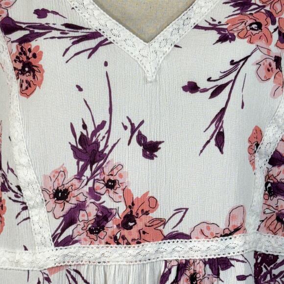 Lane Bryant SZ 24 Babydoll Top Floral Sleeveless V-Neck Crochet Accent Hi-Low - Picture 2 of 8